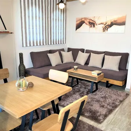 Petra Thea 1 Apartamento